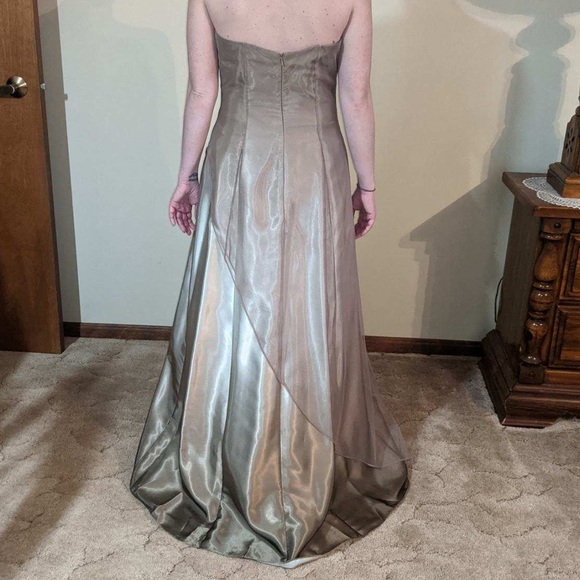 ⭐️💫💛 Vintage Strapless Prom Dress 💛💫⭐️ - Picture 4 of 5